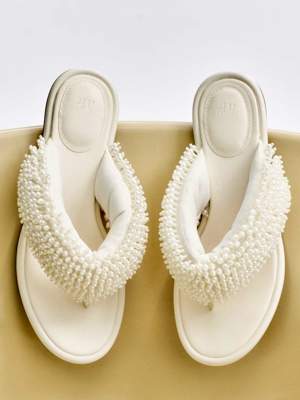 H&M COLLECTION SUMMER 2026 
NWT CREAM BEADED HEELED SANDALS SIZE 10